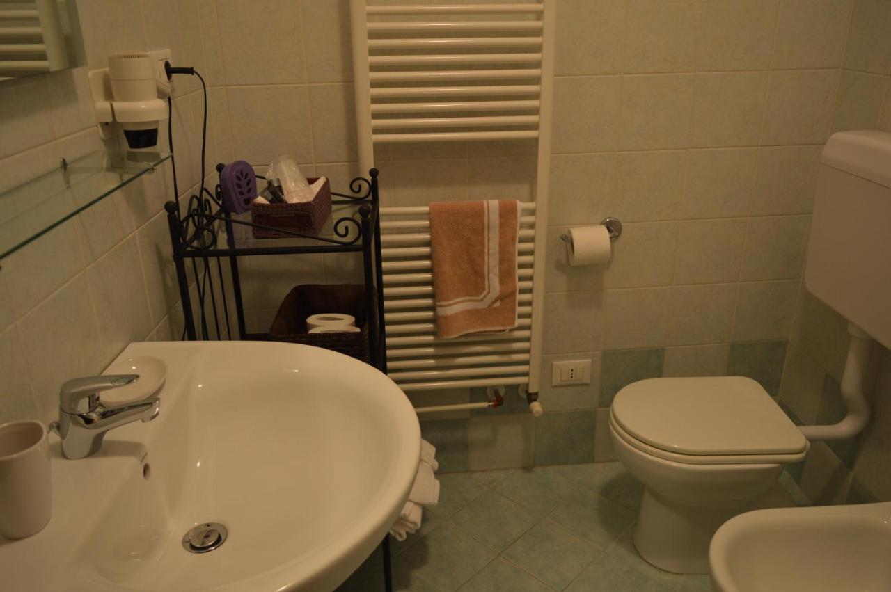 La Contrada Bed & Breakfast Sarnico Bagian luar foto