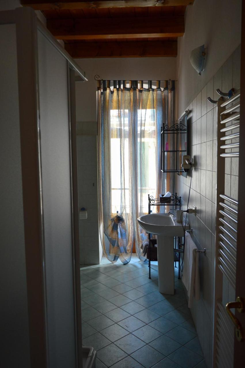 La Contrada Bed & Breakfast Sarnico Bagian luar foto