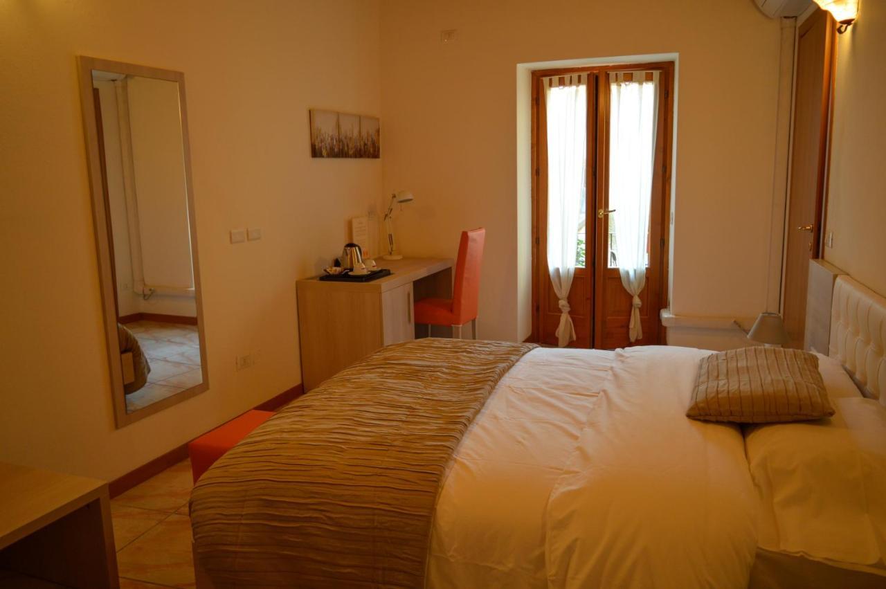 La Contrada Bed & Breakfast Sarnico Bagian luar foto
