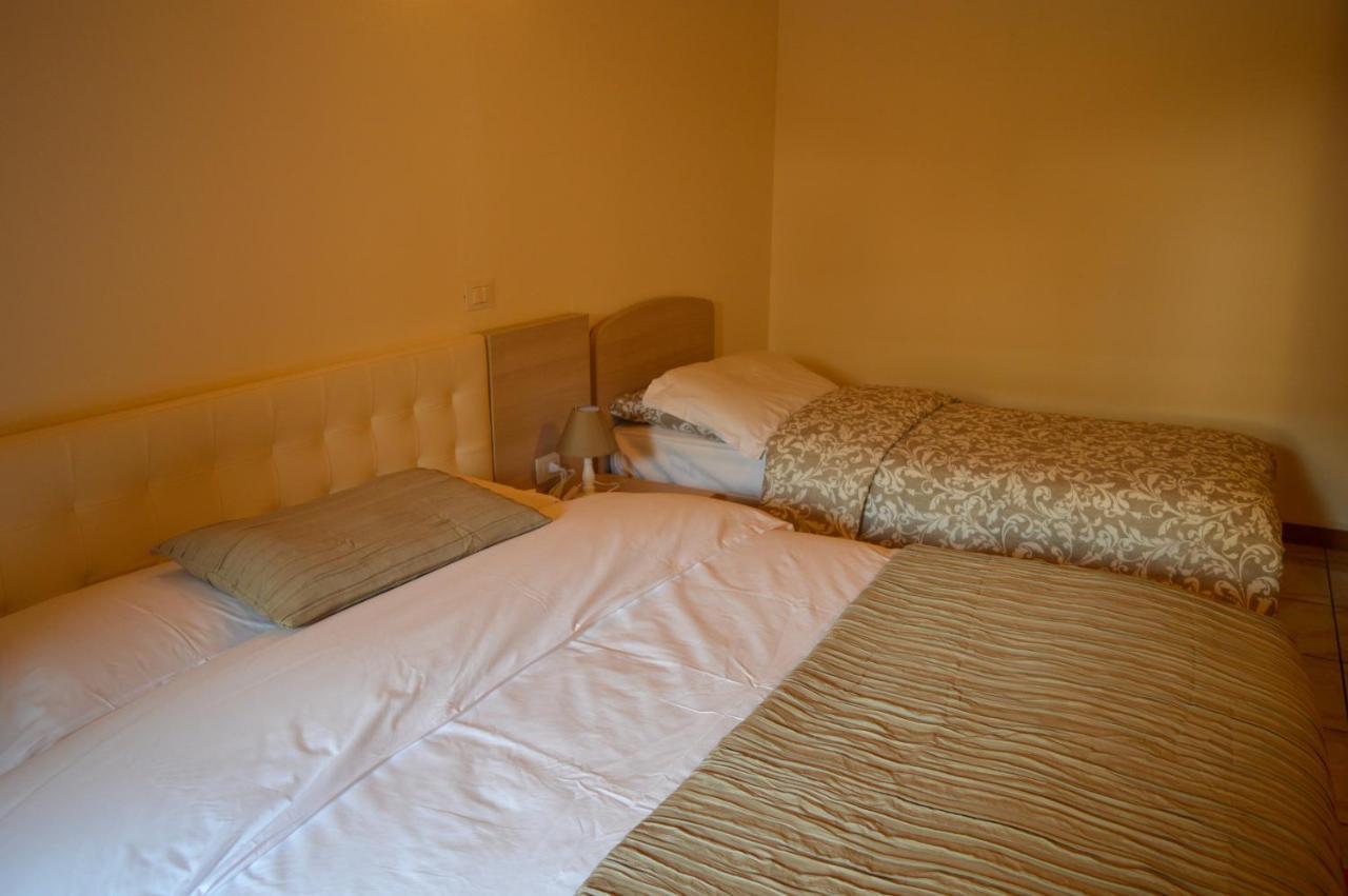 La Contrada Bed & Breakfast Sarnico Bagian luar foto