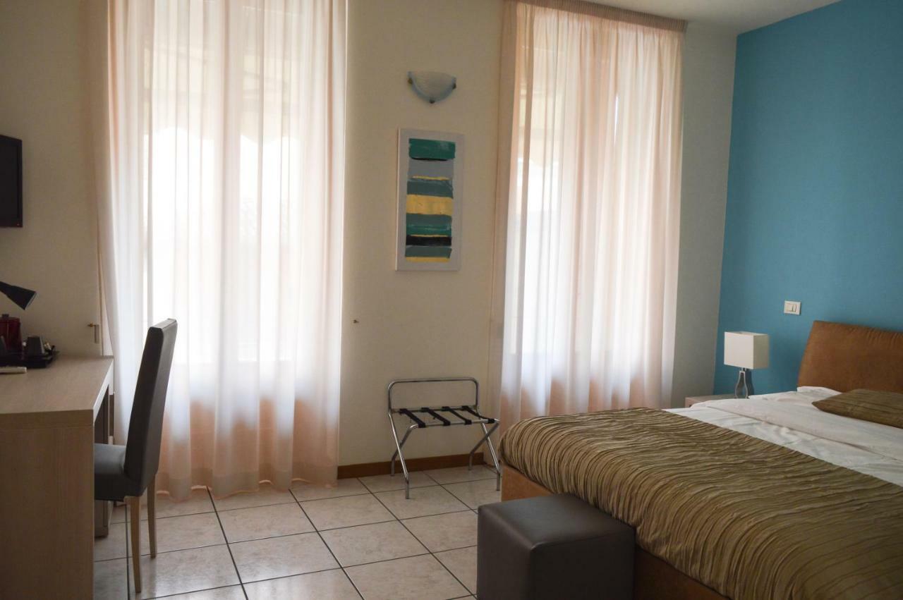 La Contrada Bed & Breakfast Sarnico Bagian luar foto