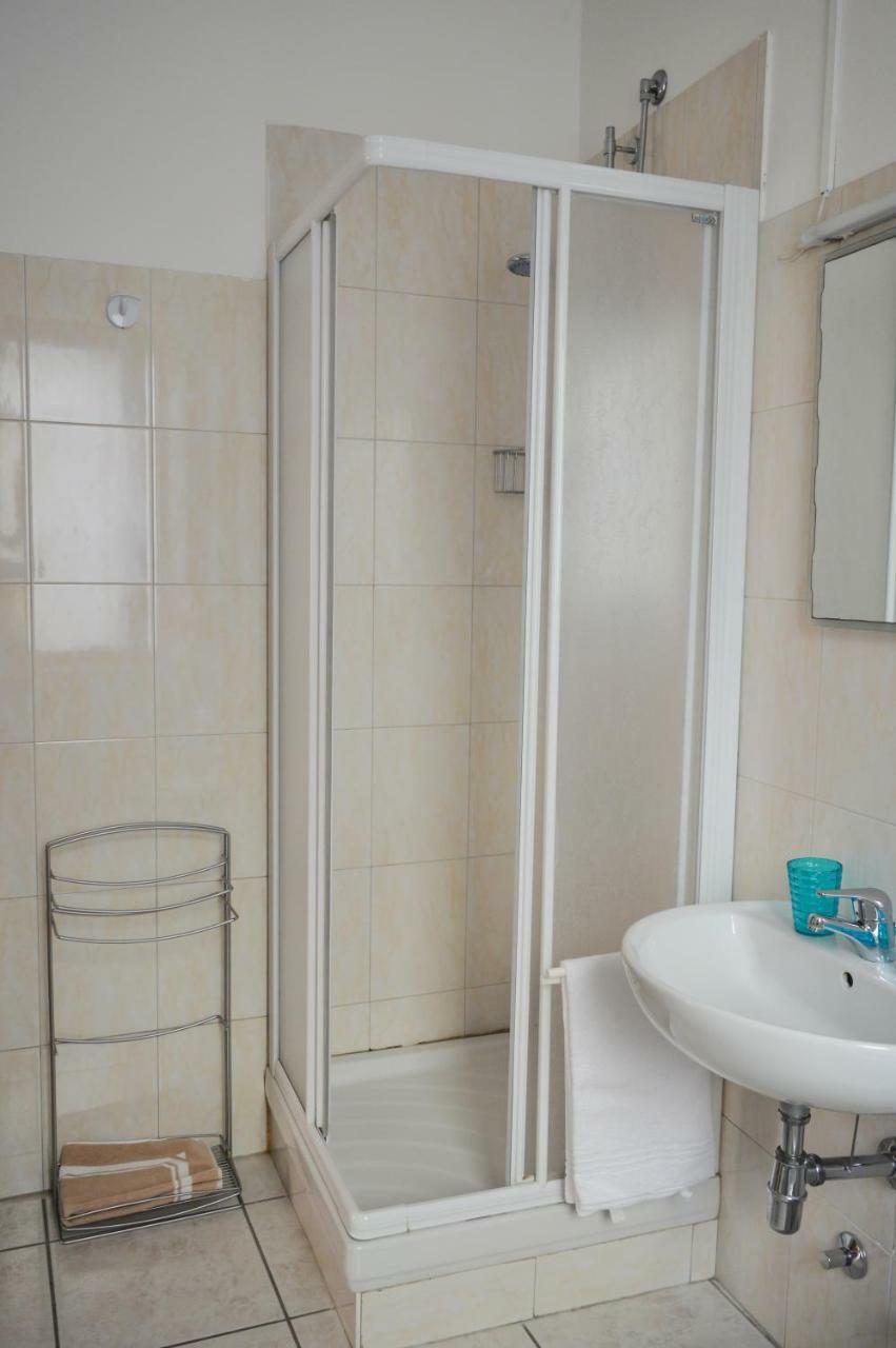 La Contrada Bed & Breakfast Sarnico Bagian luar foto