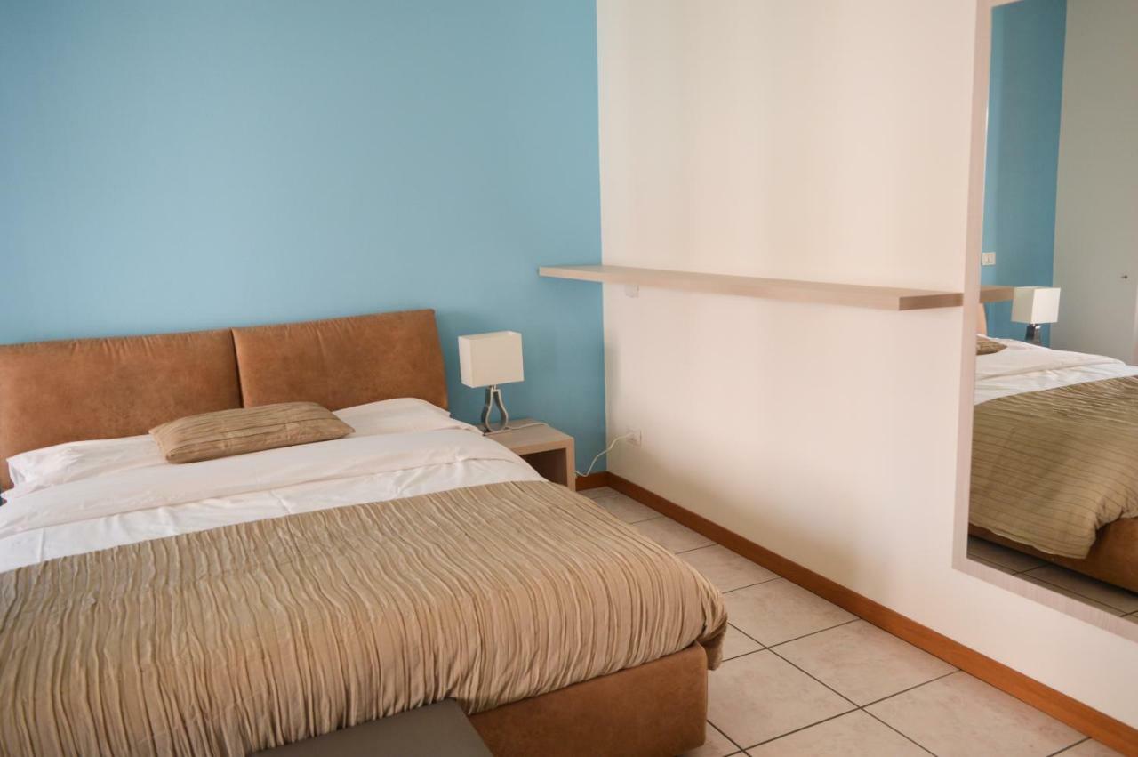 La Contrada Bed & Breakfast Sarnico Bagian luar foto