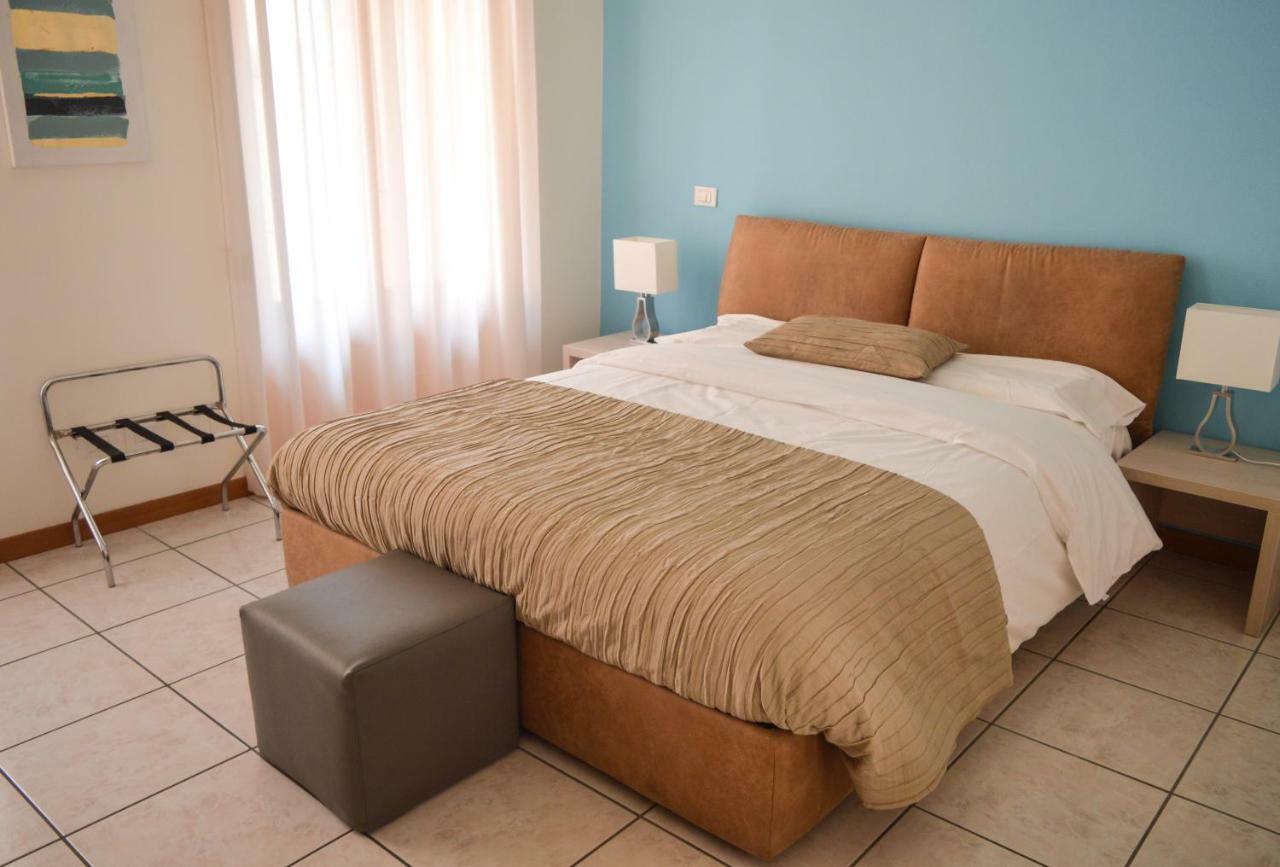 La Contrada Bed & Breakfast Sarnico Bagian luar foto